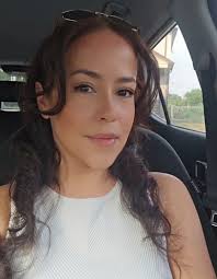 <em>María R.</em>